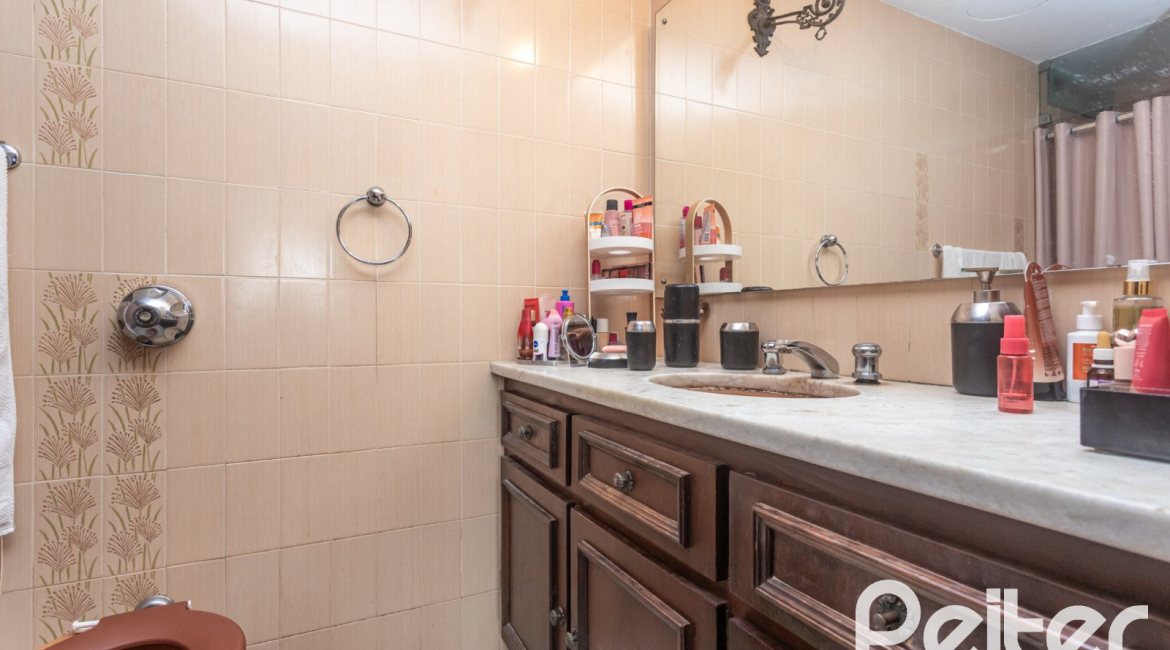 Apartamento à venda com 116m², 3 dormitórios, 1 suíte, 1 vaga, no bairro Moinhos De Vento em Porto Alegre