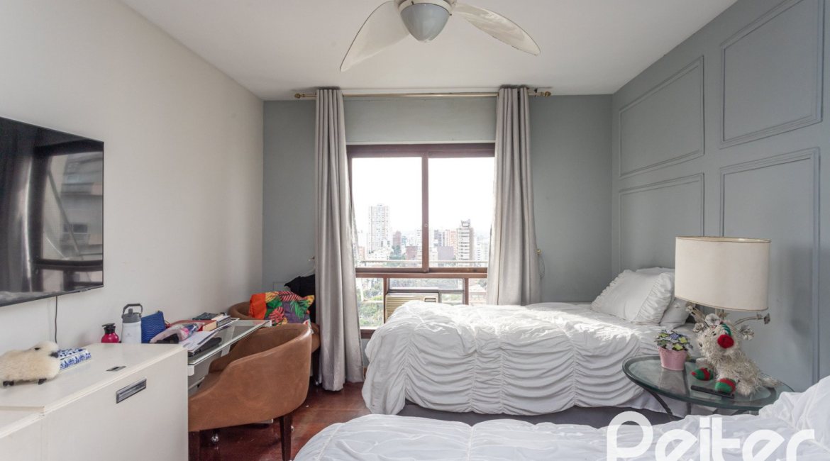 Apartamento à venda com 116m², 3 dormitórios, 1 suíte, 1 vaga, no bairro Moinhos De Vento em Porto Alegre