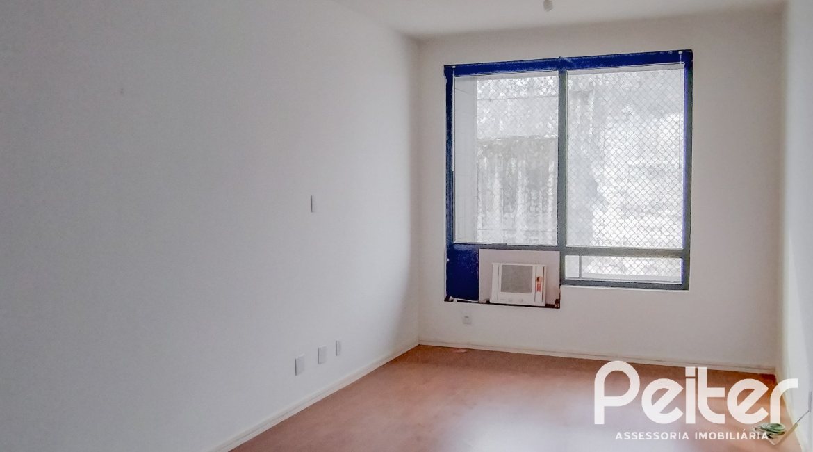 Comercial à venda com 35m², no bairro Floresta em Porto Alegre