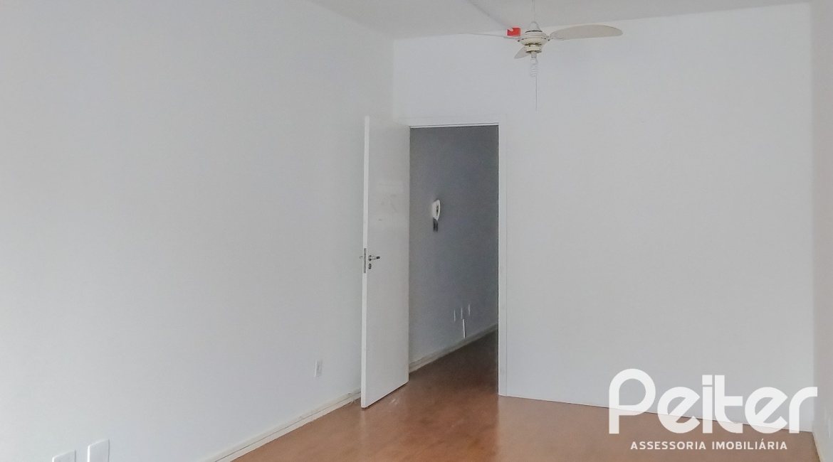 Comercial à venda com 35m², no bairro Floresta em Porto Alegre