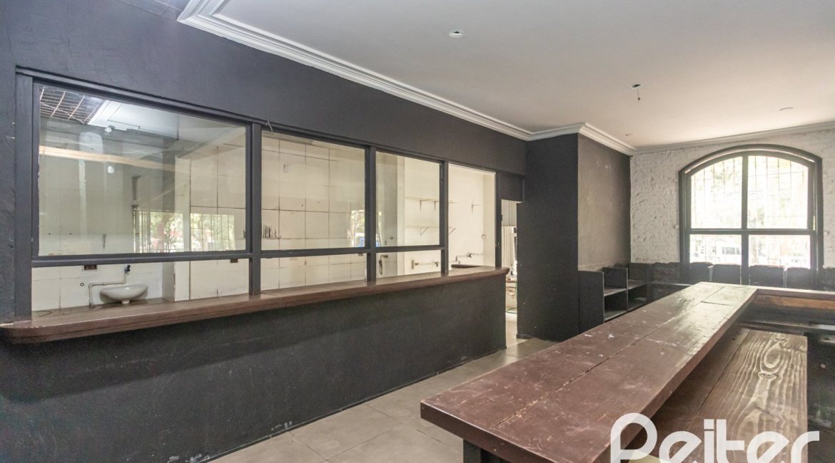 Comercial à venda com 75m², no bairro Moinhos de Vento em Porto Alegre