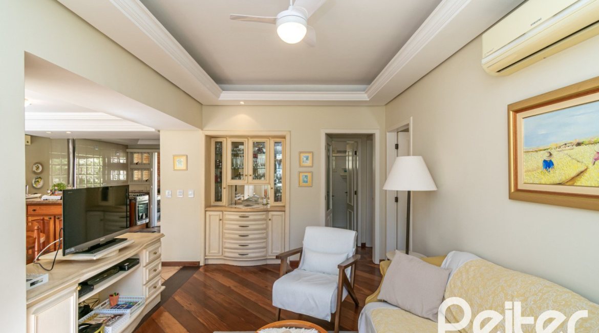 Casa à venda com 102m², 2 dormitórios, 2 suítes, 1 vaga, no bairro Ipanema em Porto Alegre