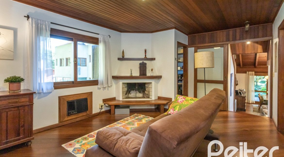 Casa em Condomínio à venda com 282m², 3 dormitórios, 1 suíte, 3 vagas, no bairro Cavalhada em PORTO ALEGRE