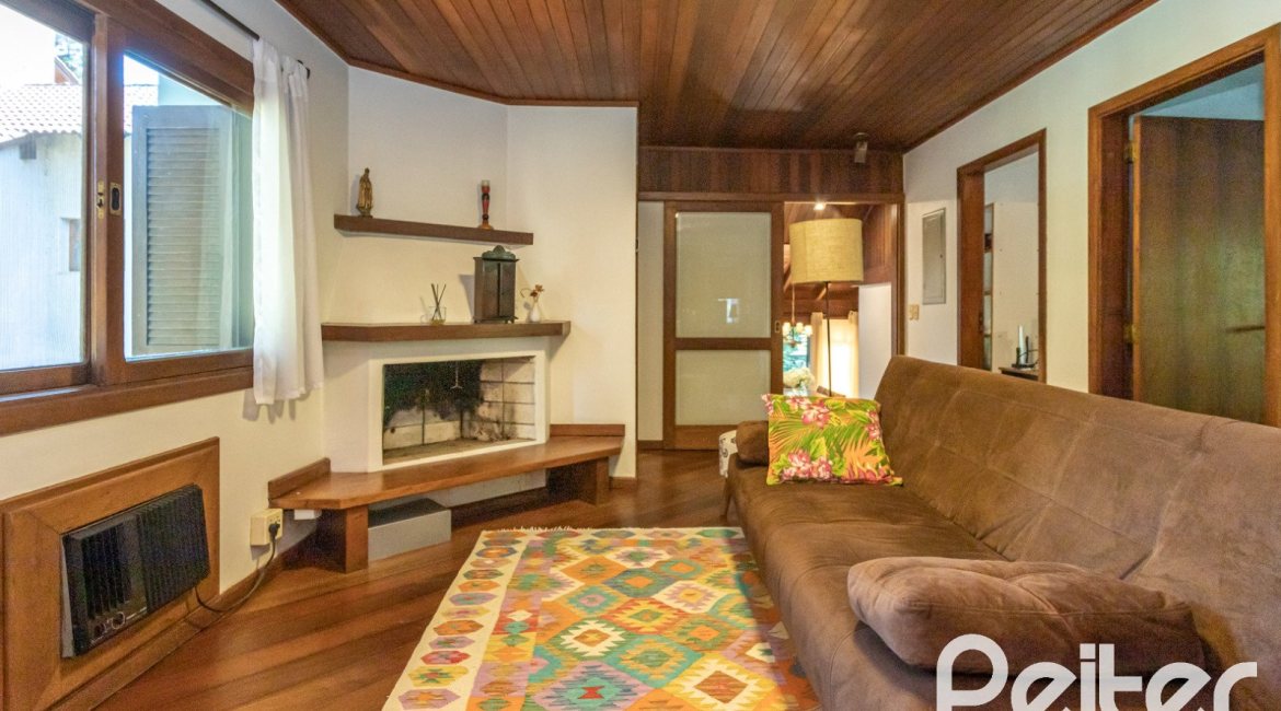 Casa em Condomínio à venda com 282m², 3 dormitórios, 1 suíte, 3 vagas, no bairro Cavalhada em PORTO ALEGRE