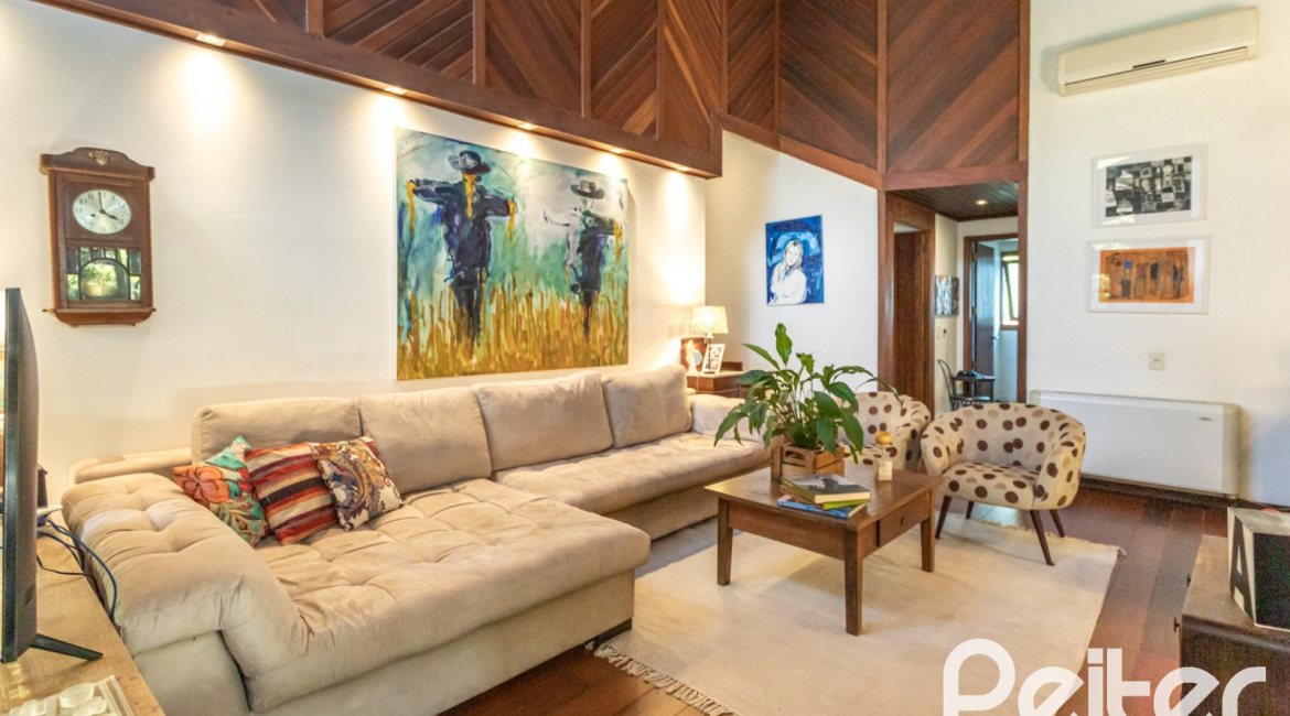 Casa em Condomínio à venda com 282m², 3 dormitórios, 1 suíte, 3 vagas, no bairro Cavalhada em PORTO ALEGRE