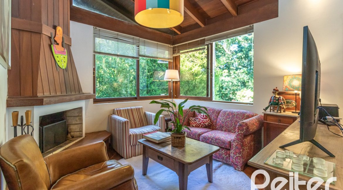 Casa em Condomínio à venda com 282m², 3 dormitórios, 1 suíte, 3 vagas, no bairro Cavalhada em PORTO ALEGRE