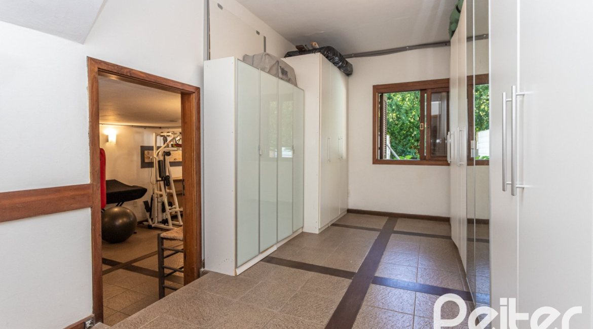 Casa em Condomínio à venda com 282m², 3 dormitórios, 1 suíte, 3 vagas, no bairro Cavalhada em PORTO ALEGRE