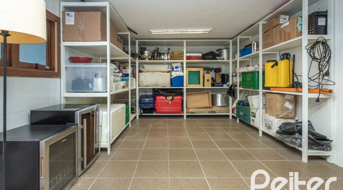 Casa em Condomínio à venda com 282m², 3 dormitórios, 1 suíte, 3 vagas, no bairro Cavalhada em PORTO ALEGRE