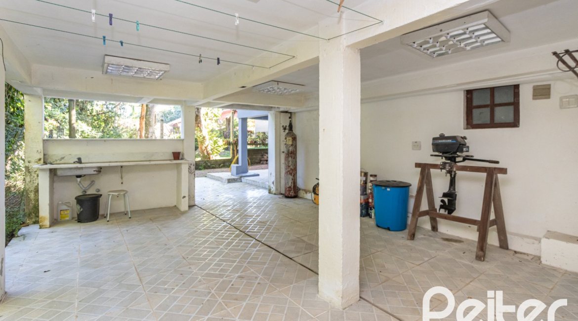 Casa em Condomínio à venda com 282m², 3 dormitórios, 1 suíte, 3 vagas, no bairro Cavalhada em PORTO ALEGRE