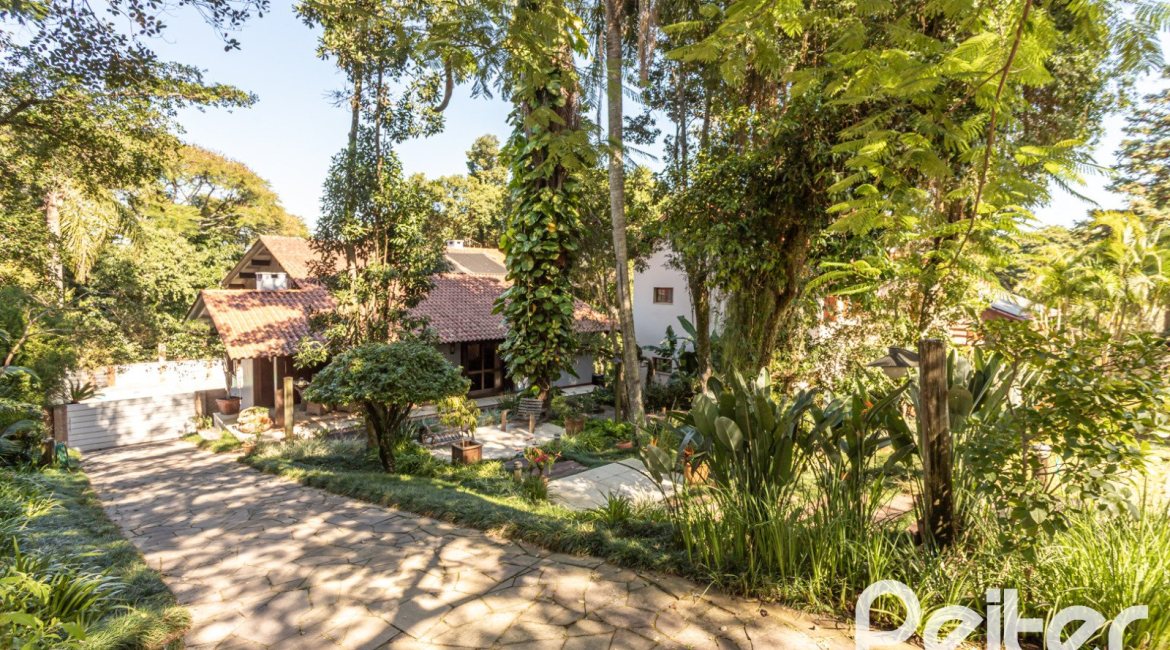 Casa em Condomínio à venda com 282m², 3 dormitórios, 1 suíte, 3 vagas, no bairro Cavalhada em PORTO ALEGRE