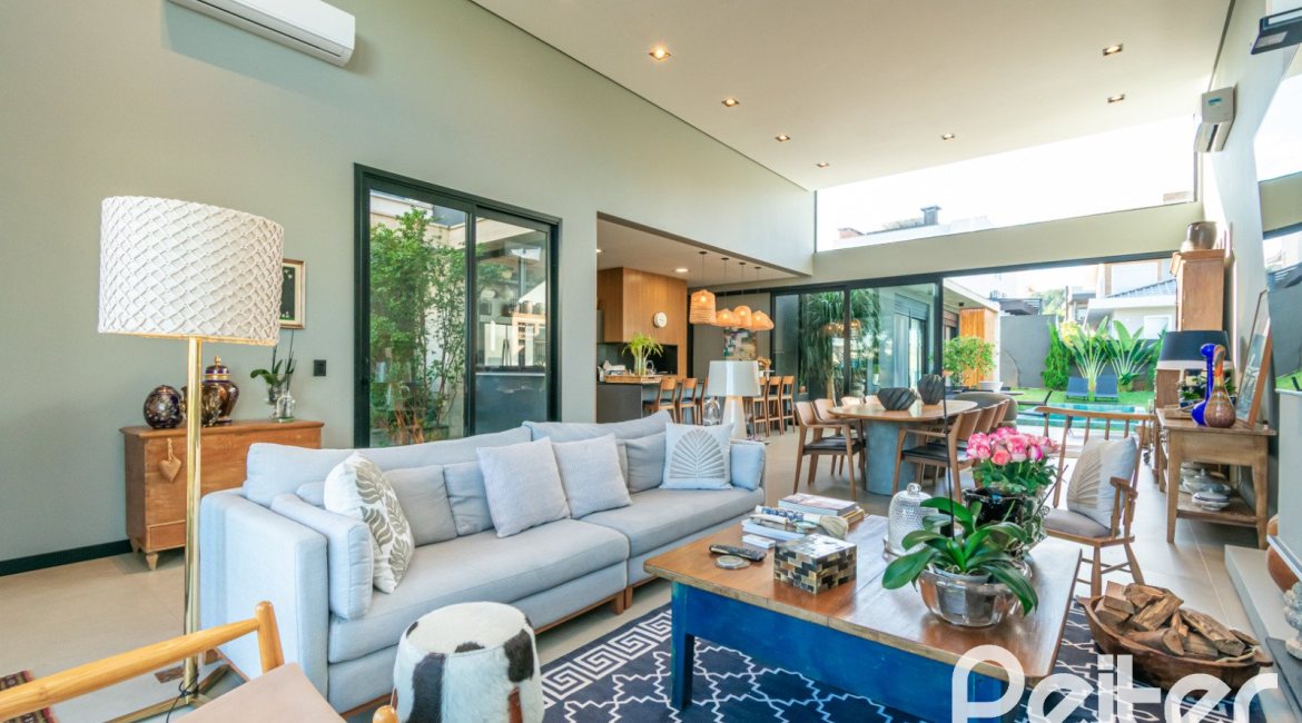 Casa em Condomínio à venda com 260m², 3 dormitórios, 3 suítes, 4 vagas, no bairro Alphaville em PORTO ALEGRE