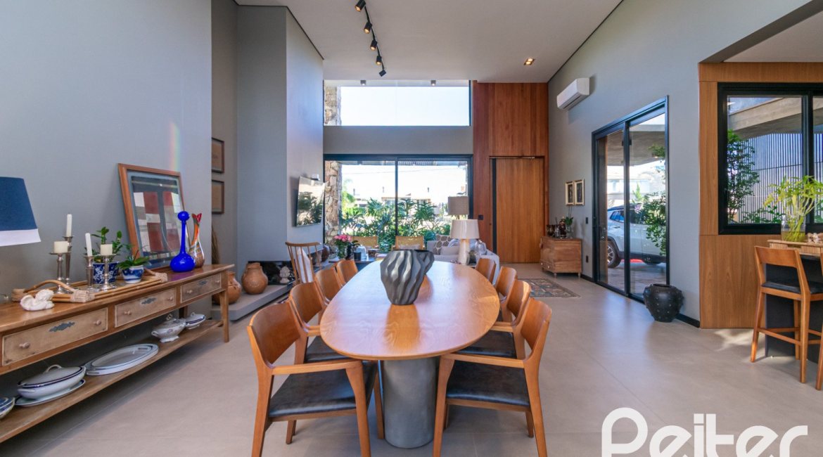 Casa em Condomínio à venda com 260m², 3 dormitórios, 3 suítes, 4 vagas, no bairro Alphaville em PORTO ALEGRE