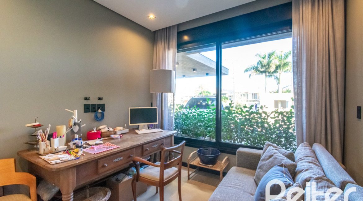 Casa em Condomínio à venda com 260m², 3 dormitórios, 3 suítes, 4 vagas, no bairro Alphaville em PORTO ALEGRE