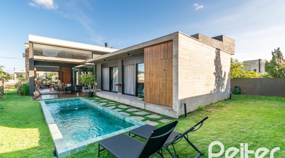 Casa em Condomínio à venda com 260m², 3 dormitórios, 3 suítes, 4 vagas, no bairro Alphaville em PORTO ALEGRE