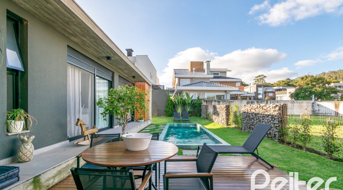 Casa em Condomínio à venda com 260m², 3 dormitórios, 3 suítes, 4 vagas, no bairro Alphaville em PORTO ALEGRE