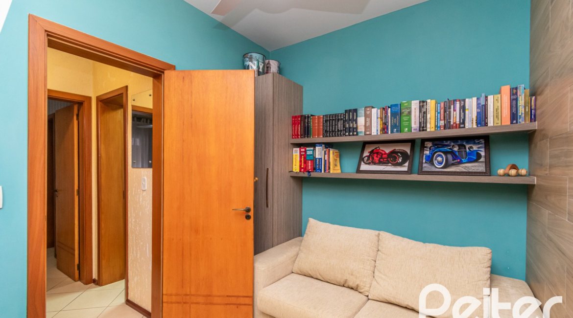 Casa em Condomínio à venda com 102m², 2 dormitórios, 1 suíte, 1 vaga, no bairro Guarujá em Porto Alegre