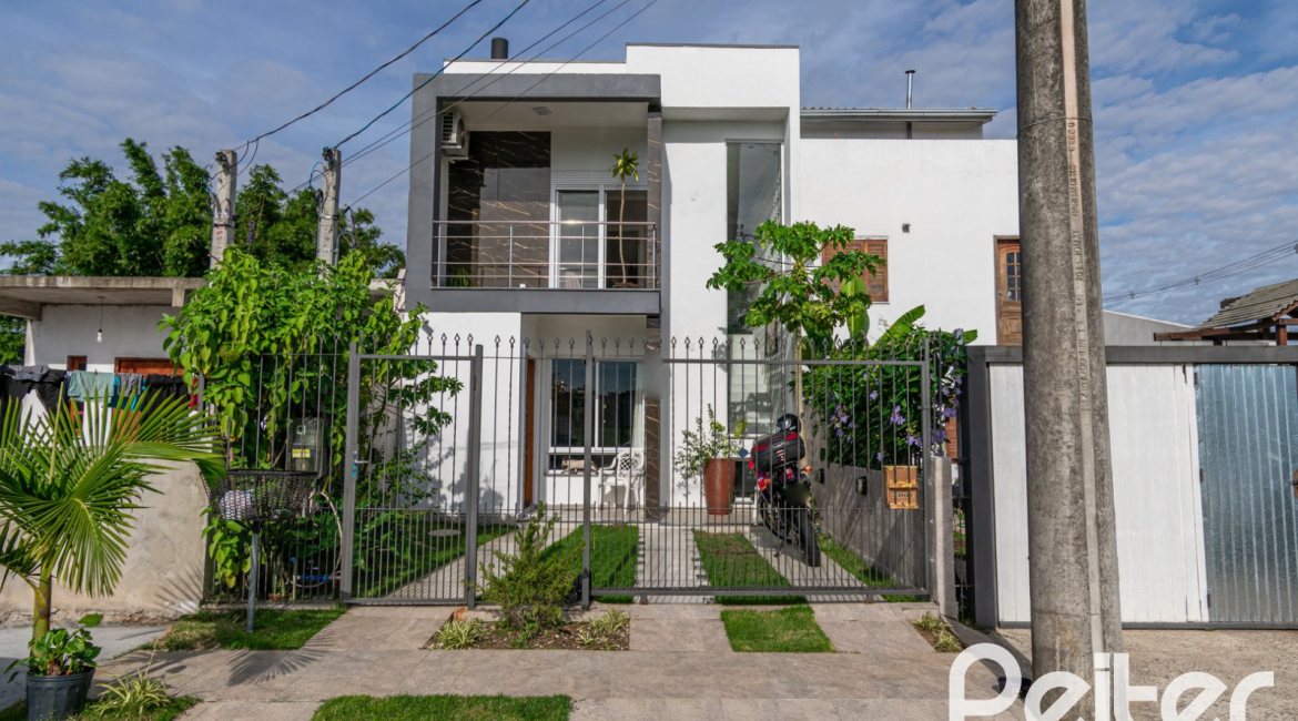 Casa à venda com 108m², 3 dormitórios, 2 suítes, 1 vaga, no bairro Hípica em Porto Alegre