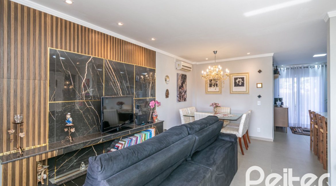 Casa à venda com 108m², 3 dormitórios, 2 suítes, 1 vaga, no bairro Hípica em Porto Alegre