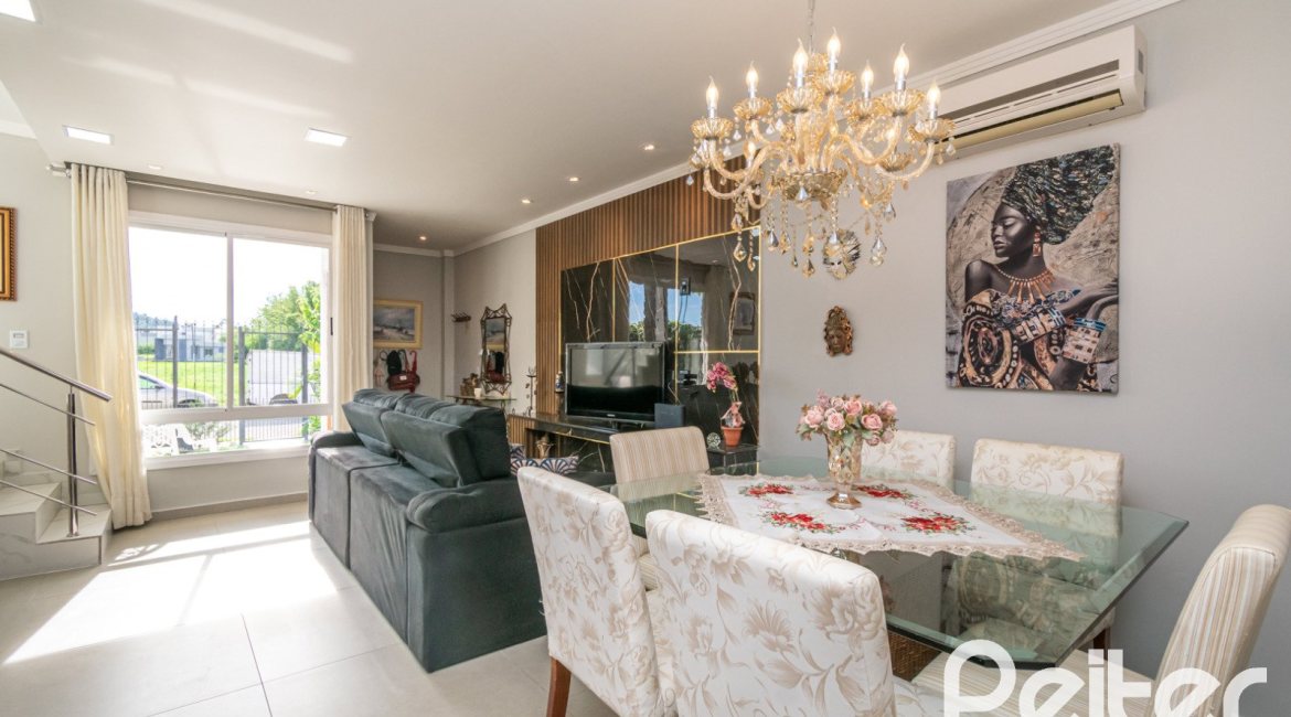 Casa à venda com 108m², 3 dormitórios, 2 suítes, 1 vaga, no bairro Hípica em Porto Alegre