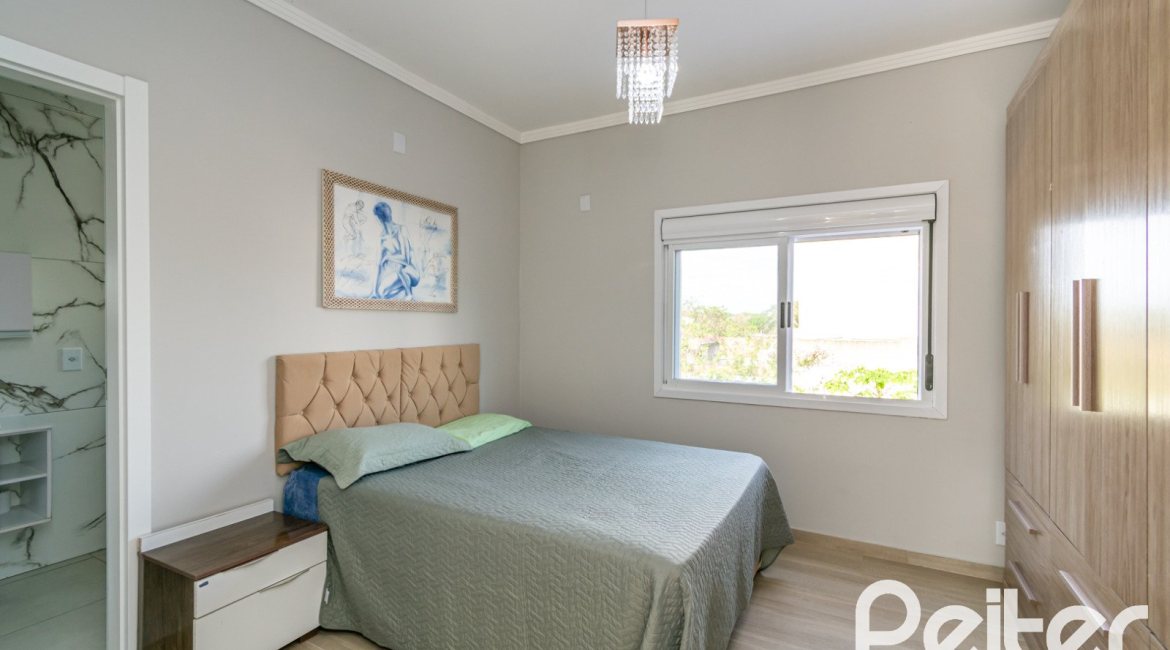 Casa à venda com 108m², 3 dormitórios, 2 suítes, 1 vaga, no bairro Hípica em Porto Alegre