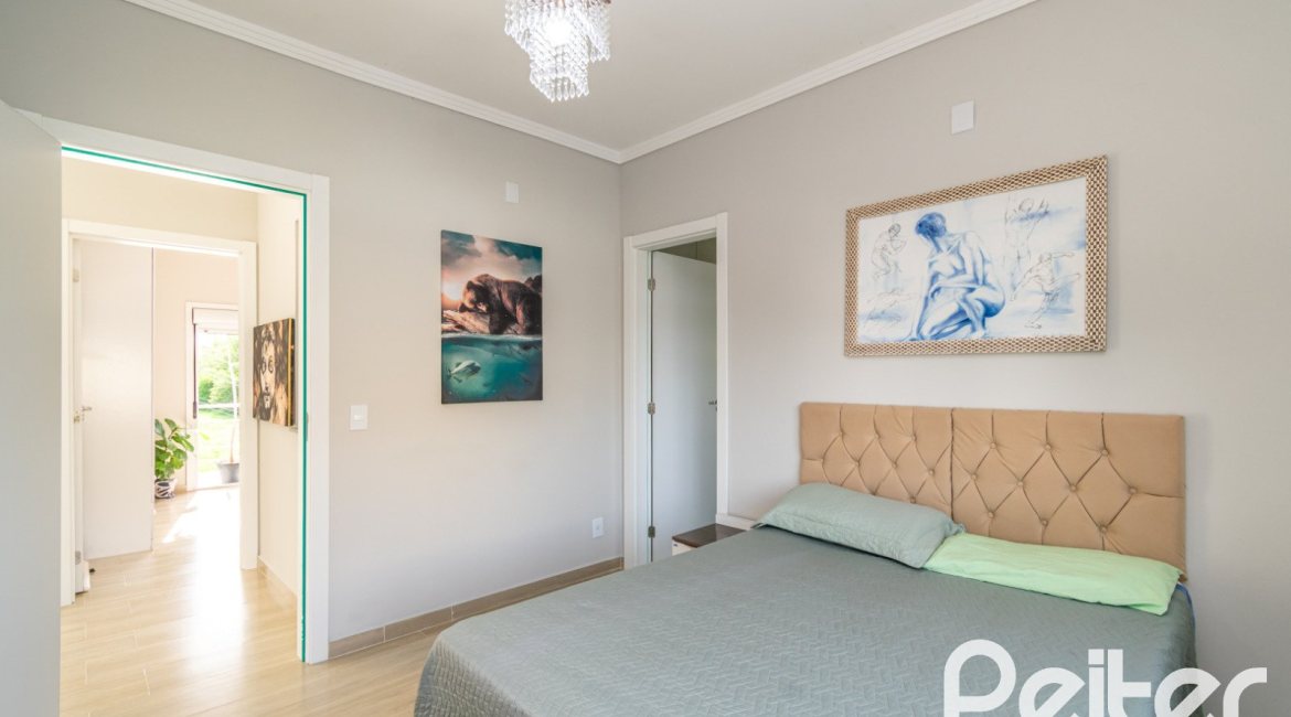 Casa à venda com 108m², 3 dormitórios, 2 suítes, 1 vaga, no bairro Hípica em Porto Alegre
