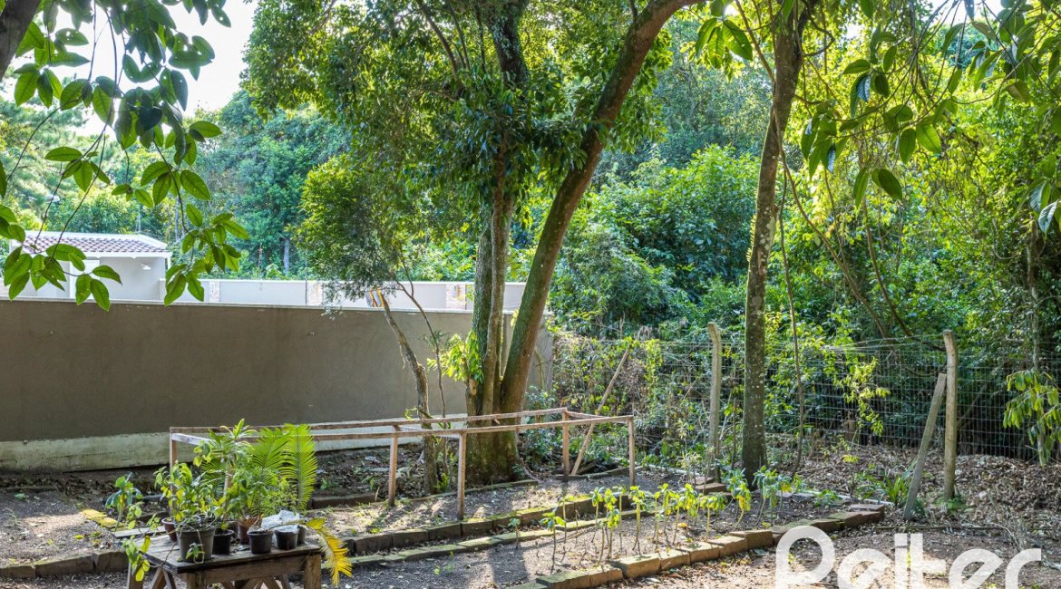 Terreno em condomínio à venda com 276m², no bairro Vila Nova em Porto Alegre