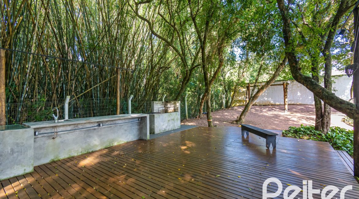 Terreno em condomínio à venda com 276m², no bairro Vila Nova em Porto Alegre