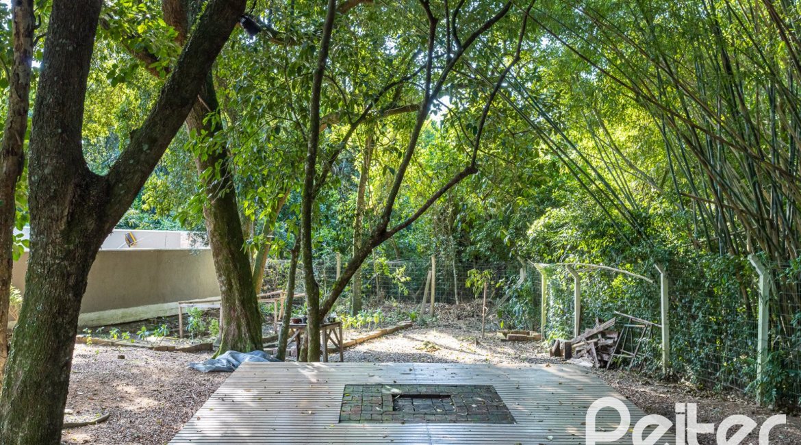 Terreno em condomínio à venda com 276m², no bairro Vila Nova em Porto Alegre