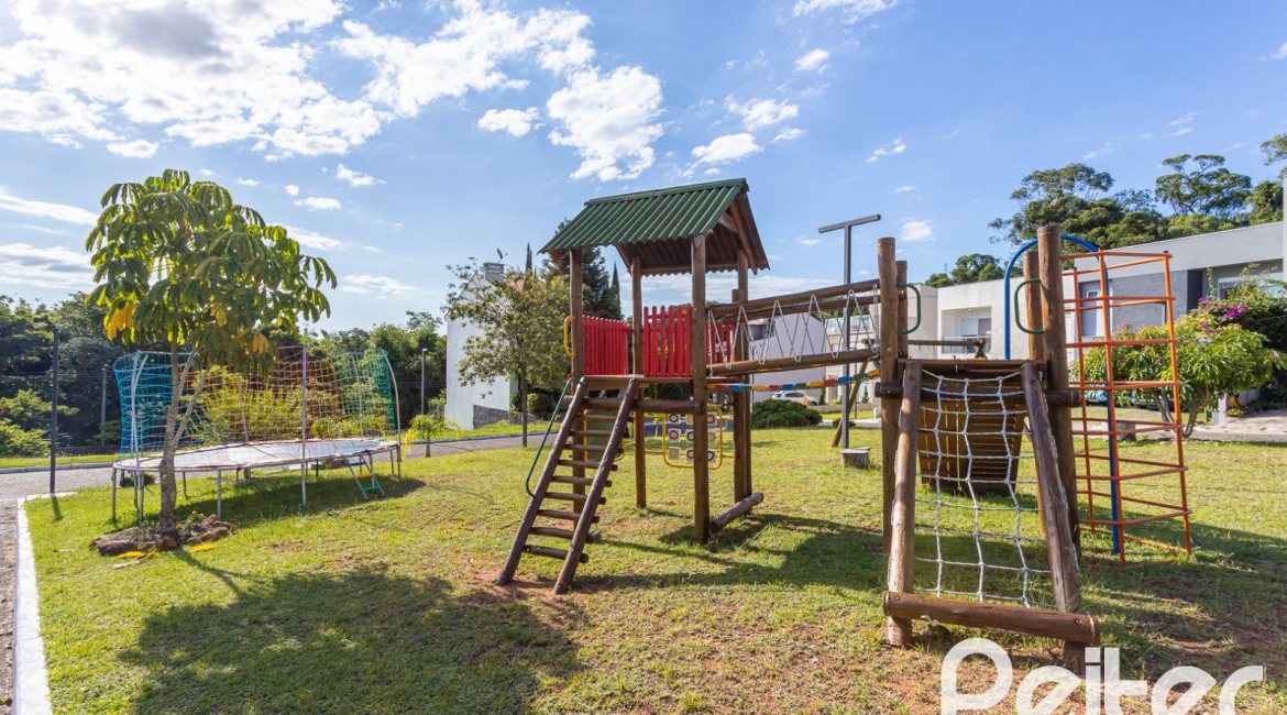 Terreno em condomínio à venda com 276m², no bairro Vila Nova em Porto Alegre