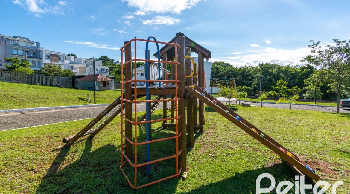 Terreno em condomínio à venda com 276m², no bairro Vila Nova em Porto Alegre