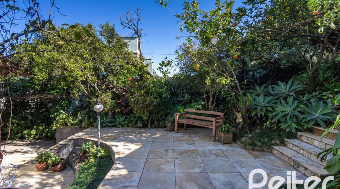 Casa em Condomínio à venda com 280m², 4 dormitórios, 2 suítes, 5 vagas, no bairro Cavalhada em PORTO ALEGRE