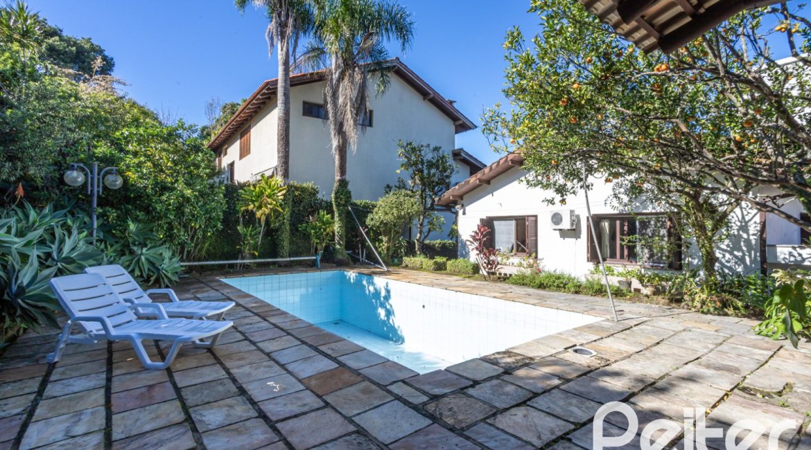 Casa em Condomínio à venda com 280m², 4 dormitórios, 2 suítes, 5 vagas, no bairro Cavalhada em PORTO ALEGRE