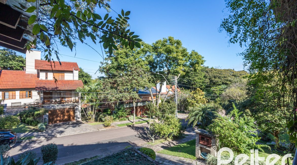 Casa em Condomínio à venda com 280m², 4 dormitórios, 2 suítes, 5 vagas, no bairro Cavalhada em PORTO ALEGRE