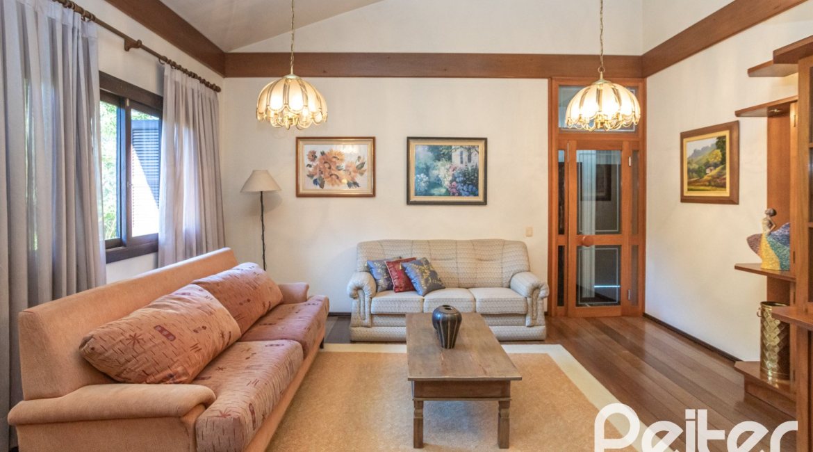 Casa em Condomínio à venda com 280m², 4 dormitórios, 2 suítes, 5 vagas, no bairro Cavalhada em PORTO ALEGRE