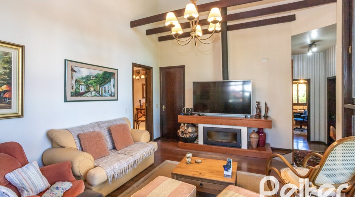 Casa em Condomínio à venda com 280m², 4 dormitórios, 2 suítes, 5 vagas, no bairro Cavalhada em PORTO ALEGRE