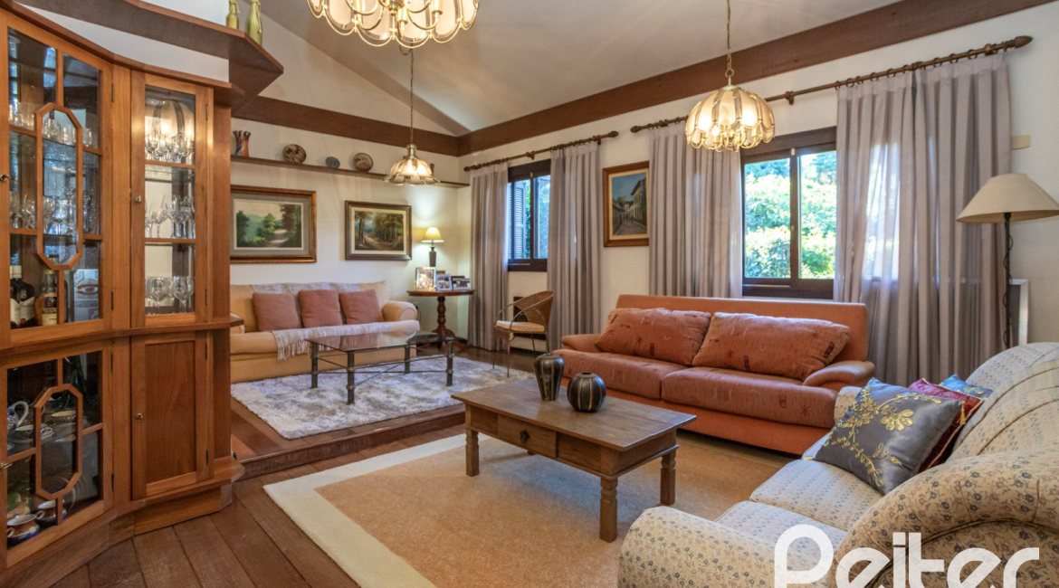 Casa em Condomínio à venda com 280m², 4 dormitórios, 2 suítes, 5 vagas, no bairro Cavalhada em PORTO ALEGRE