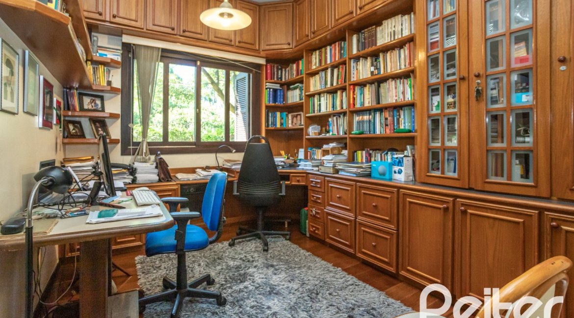 Casa em Condomínio à venda com 280m², 4 dormitórios, 2 suítes, 5 vagas, no bairro Cavalhada em PORTO ALEGRE