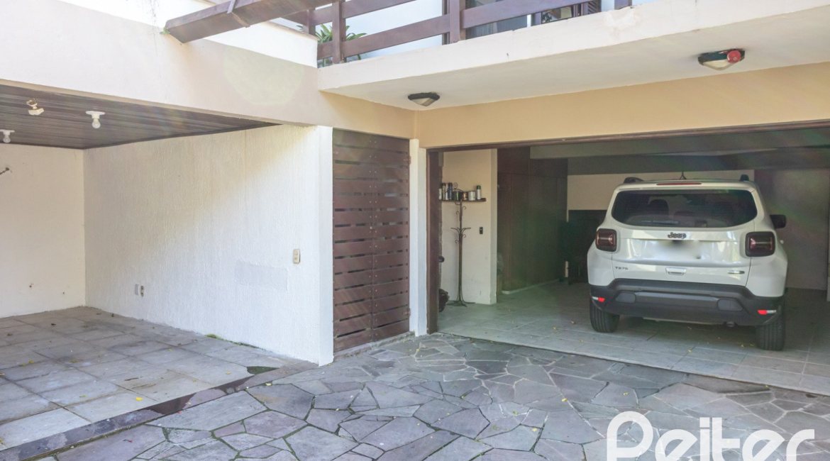 Casa em Condomínio à venda com 280m², 4 dormitórios, 2 suítes, 5 vagas, no bairro Cavalhada em PORTO ALEGRE