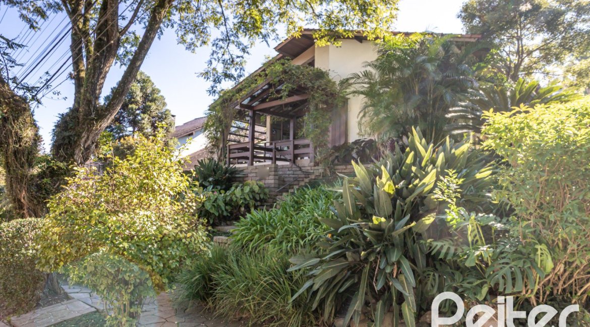 Casa em Condomínio à venda com 280m², 4 dormitórios, 2 suítes, 5 vagas, no bairro Cavalhada em PORTO ALEGRE