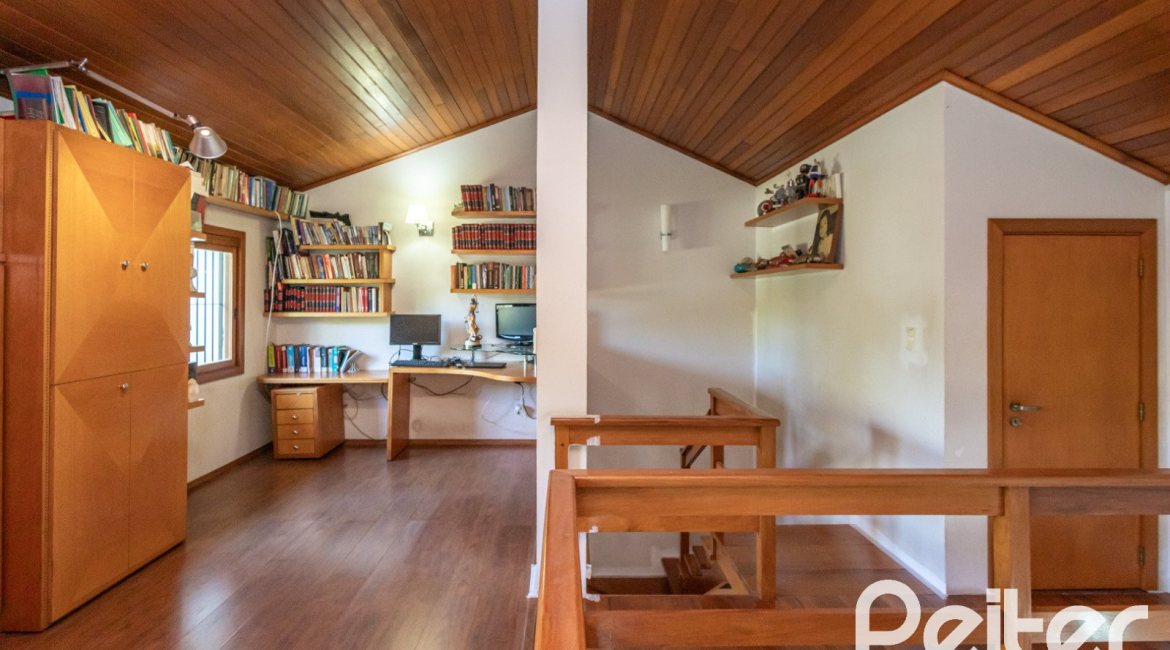 Casa em Condomínio à venda com 175m², 3 dormitórios, 1 suíte, 2 vagas, no bairro Jardim Isabel em Porto Alegre