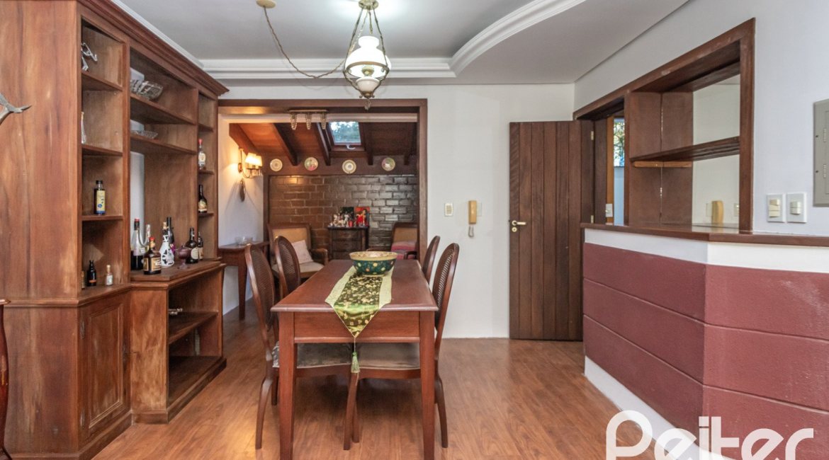 Casa em Condomínio à venda com 175m², 3 dormitórios, 1 suíte, 2 vagas, no bairro Jardim Isabel em Porto Alegre