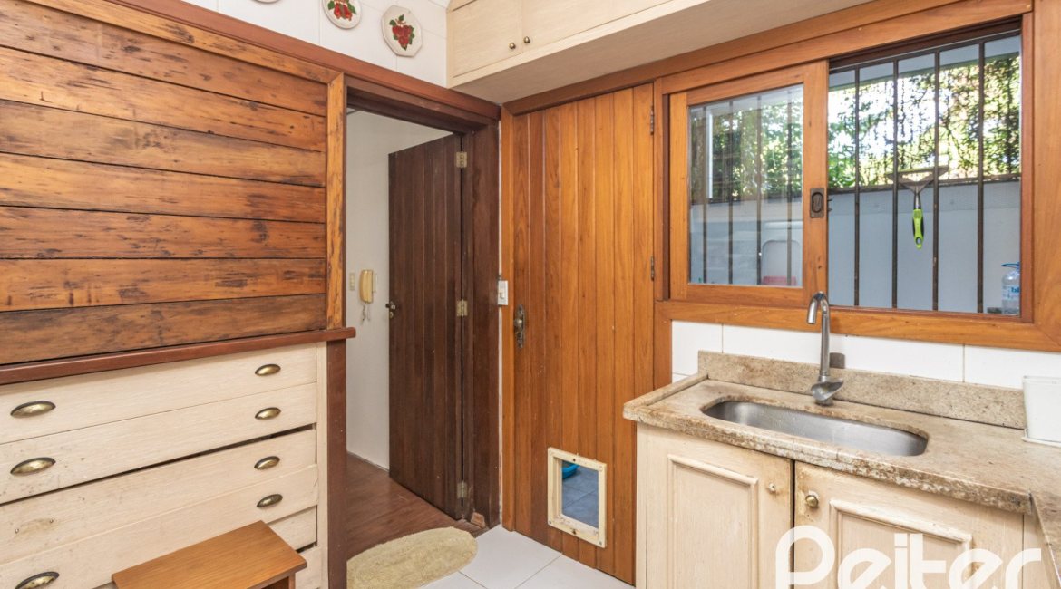 Casa em Condomínio à venda com 175m², 3 dormitórios, 1 suíte, 2 vagas, no bairro Jardim Isabel em Porto Alegre