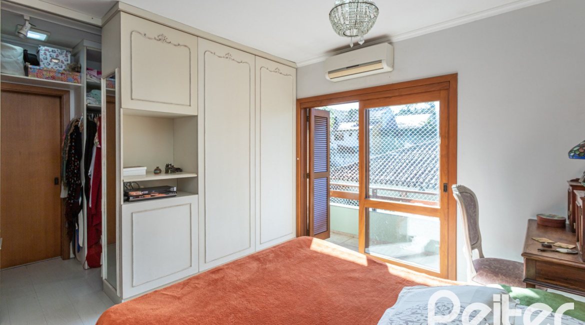 Casa em Condomínio à venda com 175m², 3 dormitórios, 1 suíte, 2 vagas, no bairro Jardim Isabel em Porto Alegre