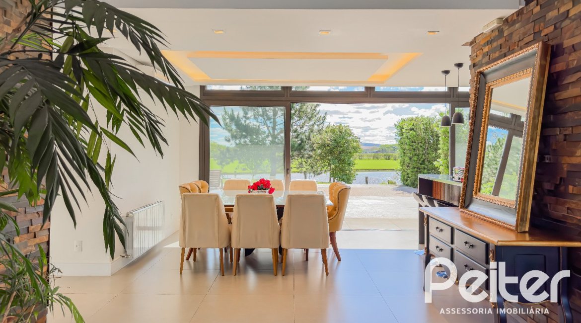 Casa em Condomínio à venda com 385m², 4 dormitórios, 4 suítes, 4 vagas, no bairro Terra Ville em PORTO ALEGRE