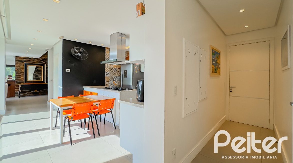 Casa em Condomínio à venda com 385m², 4 dormitórios, 4 suítes, 4 vagas, no bairro Terra Ville em PORTO ALEGRE