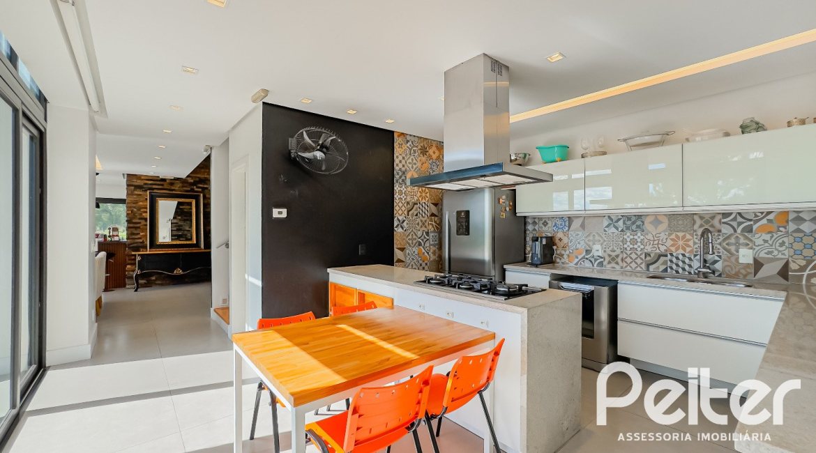 Casa em Condomínio à venda com 385m², 4 dormitórios, 4 suítes, 4 vagas, no bairro Terra Ville em PORTO ALEGRE