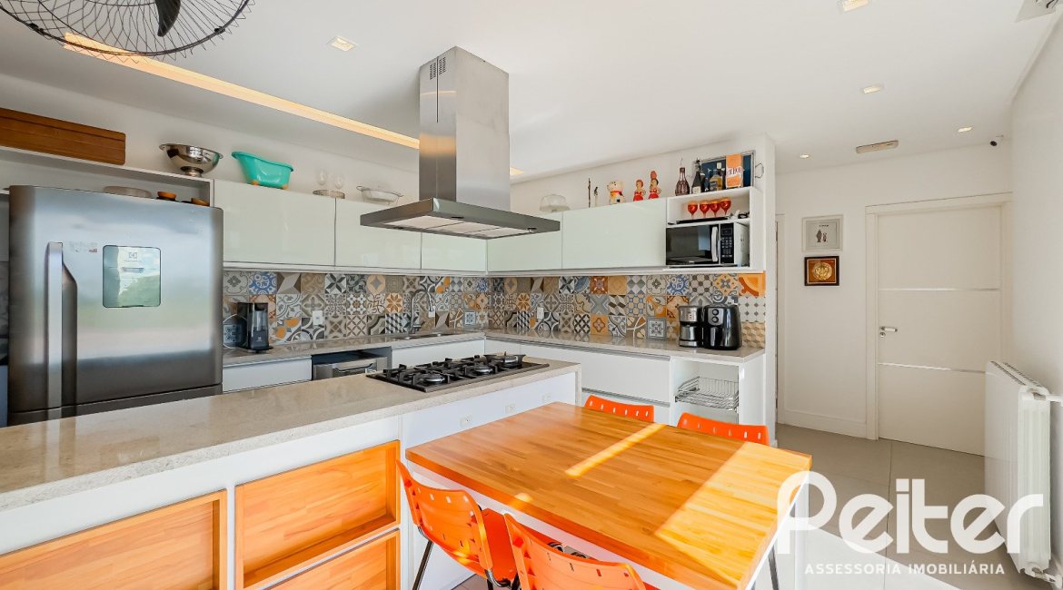 Casa em Condomínio à venda com 385m², 4 dormitórios, 4 suítes, 4 vagas, no bairro Terra Ville em PORTO ALEGRE