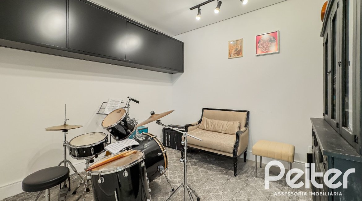 Casa em Condomínio à venda com 385m², 4 dormitórios, 4 suítes, 4 vagas, no bairro Terra Ville em PORTO ALEGRE