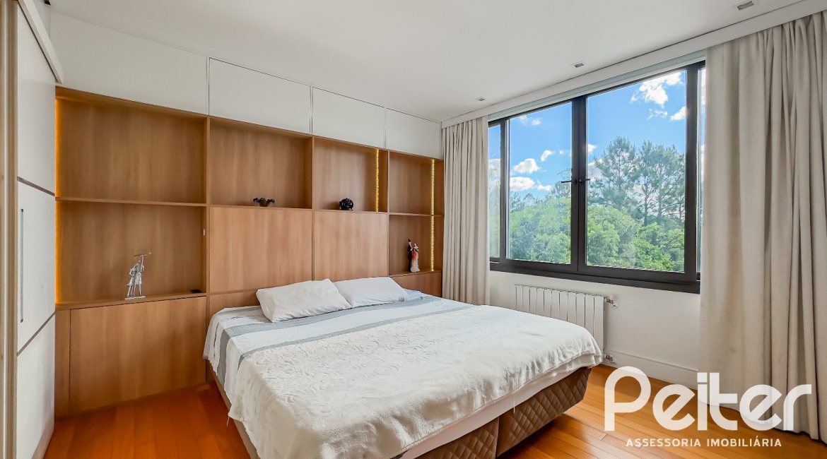 Casa em Condomínio à venda com 385m², 4 dormitórios, 4 suítes, 4 vagas, no bairro Terra Ville em PORTO ALEGRE