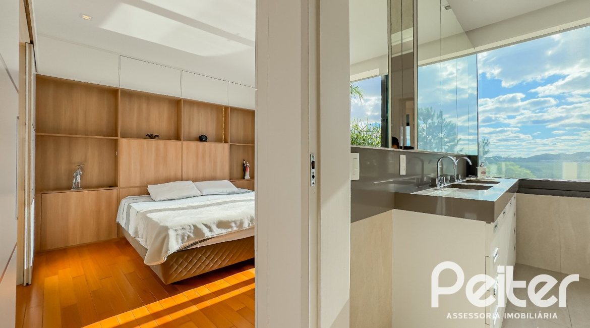 Casa em Condomínio à venda com 385m², 4 dormitórios, 4 suítes, 4 vagas, no bairro Terra Ville em PORTO ALEGRE